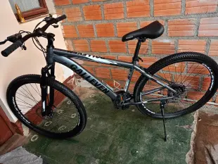 bicicleta  montañera Foto