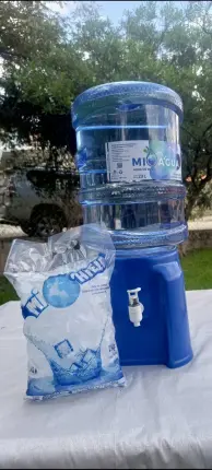 Agua de Mesa Purificada Foto