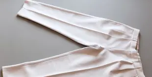 pantalón de tela blanco talla 44 Foto