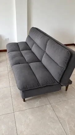 se  vende sofa Foto