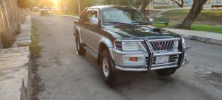 Camioneta Mitsubishi L200 Foto