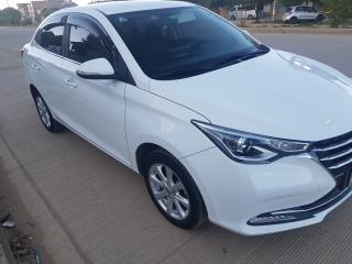 Automovil Sedan  Changan Alsvin Luxury Foto
