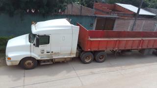 CAMION VOLVO AMERICANO AÑO 2000 Foto