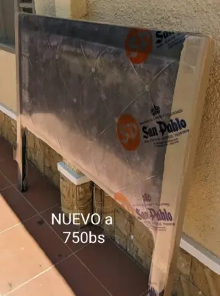 camas en venta Foto