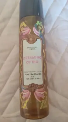 Se vende perfume para mujer de cuerpo y Foto