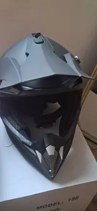 casco de motocicleta con cerrificacion Foto