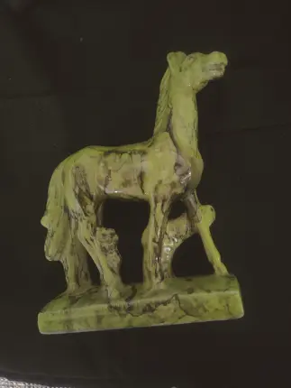 Escultura Caballo de Cerámica — Pieza De Foto