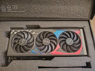 Tarjeta de video RTX4060 de 8gb Asus Rog Foto