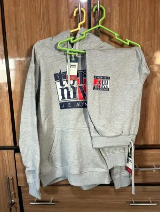 Conjunto Deportivo Tommy Foto