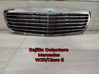 REJILLA DELANTERA MERCEDES-BENZ W211/CLA Foto