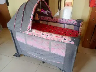 corral cuna para bebés Foto