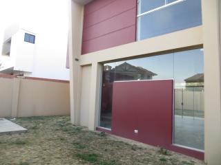 CASA MINIMALISTA A ESTRENAR EN VENTA Foto