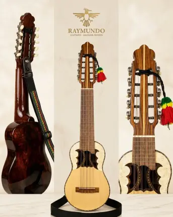 charango nuevo Foto