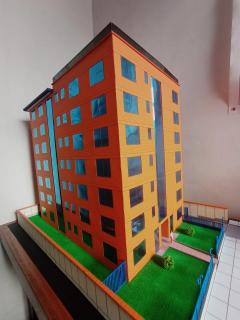 Edificio LYCASTE Construye "UEC" Foto