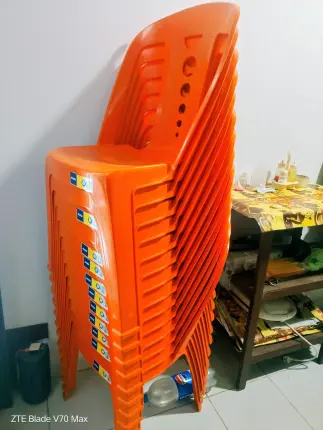 5 sillas Foto