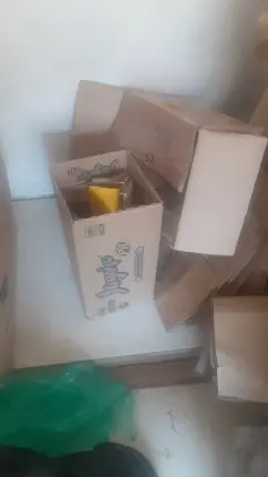 Carton Botellas e Latas Foto