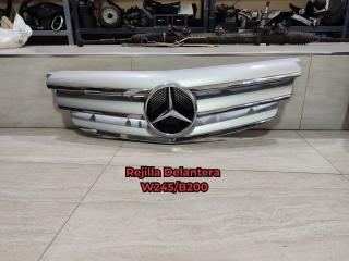 Rejilla Delantera Mercedes W245/B200 Foto