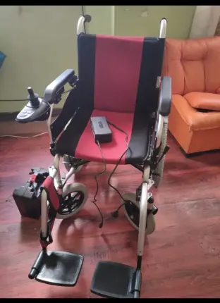 Silla de Ruedas Eléctrica Plegable Foto