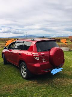 Vagoneta Toyota RAV4, modelo 2013. Foto