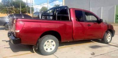 propietario vende camioneta Foto