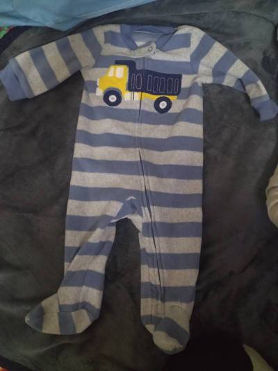 ropa para bebé Foto