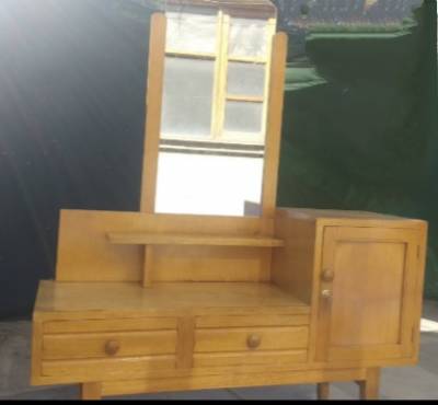 Mueble, tocador con escritorio Foto