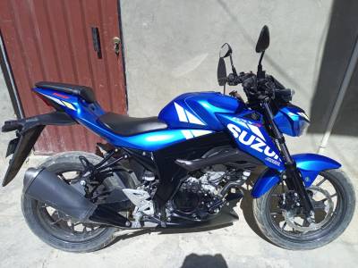 Suzuki gsx-s150 Foto