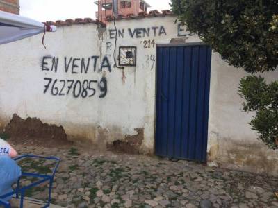 CASA EN VENTA EN PLENA PLAZA Foto