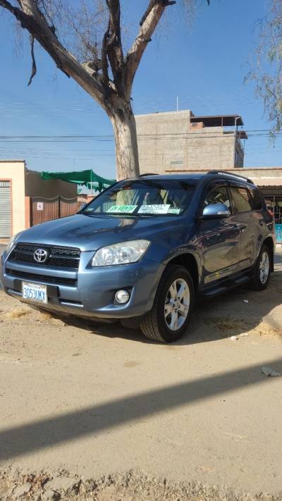 Vagoneta RAV 4 modelo 2013 Foto
