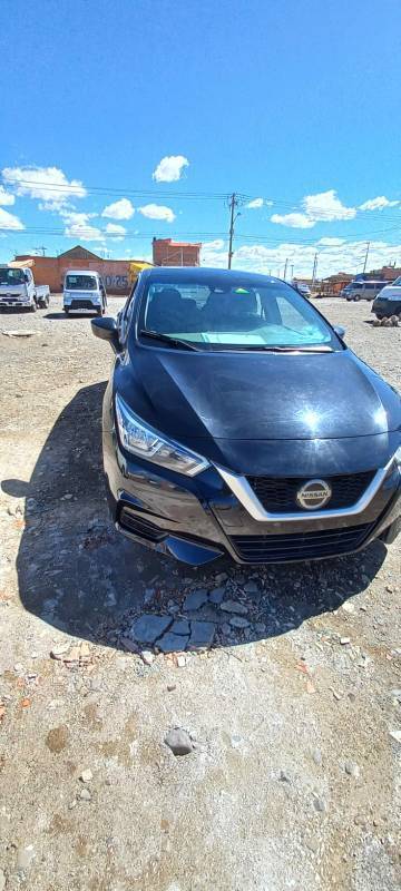 vagoneta Nissan versa Foto